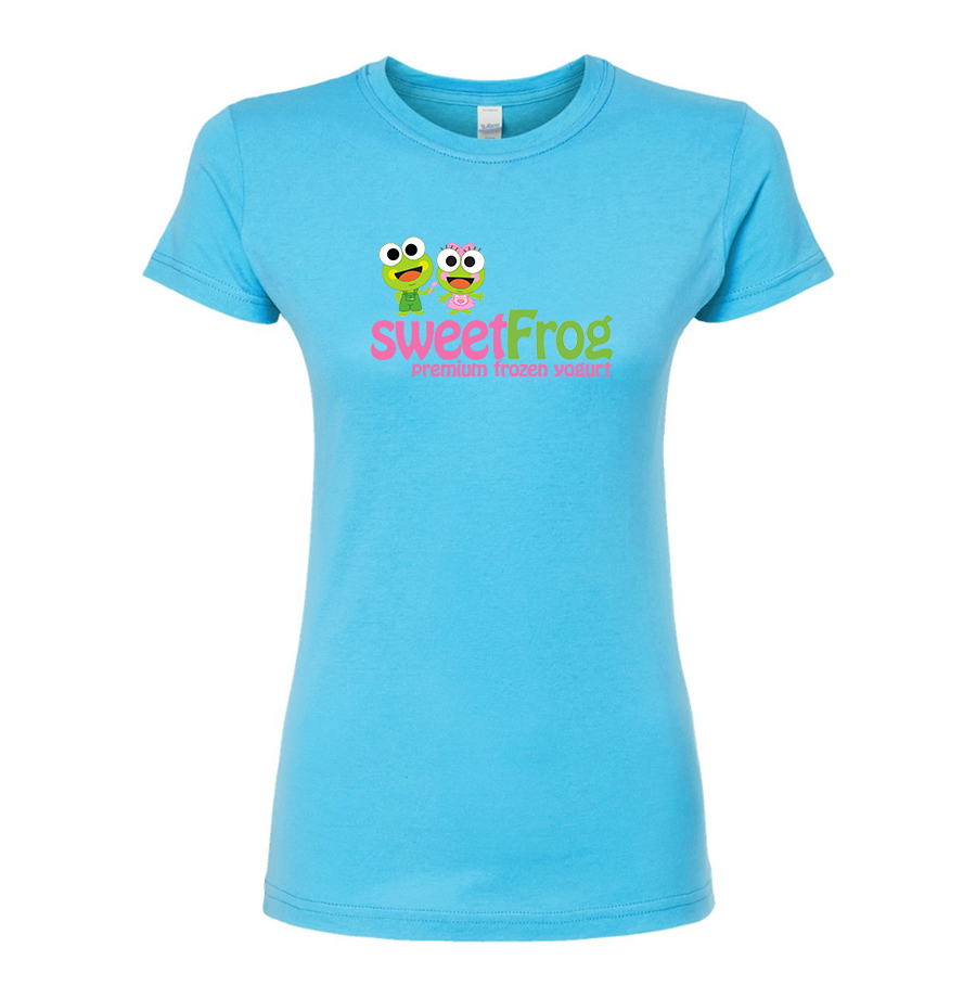 Women’s Sweet Frog Frozen Yogurt  Round Neck T-Shirt